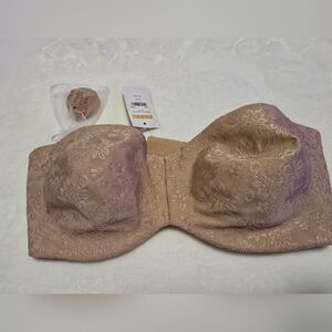 Elegant Lace Strapless Bra in Tan